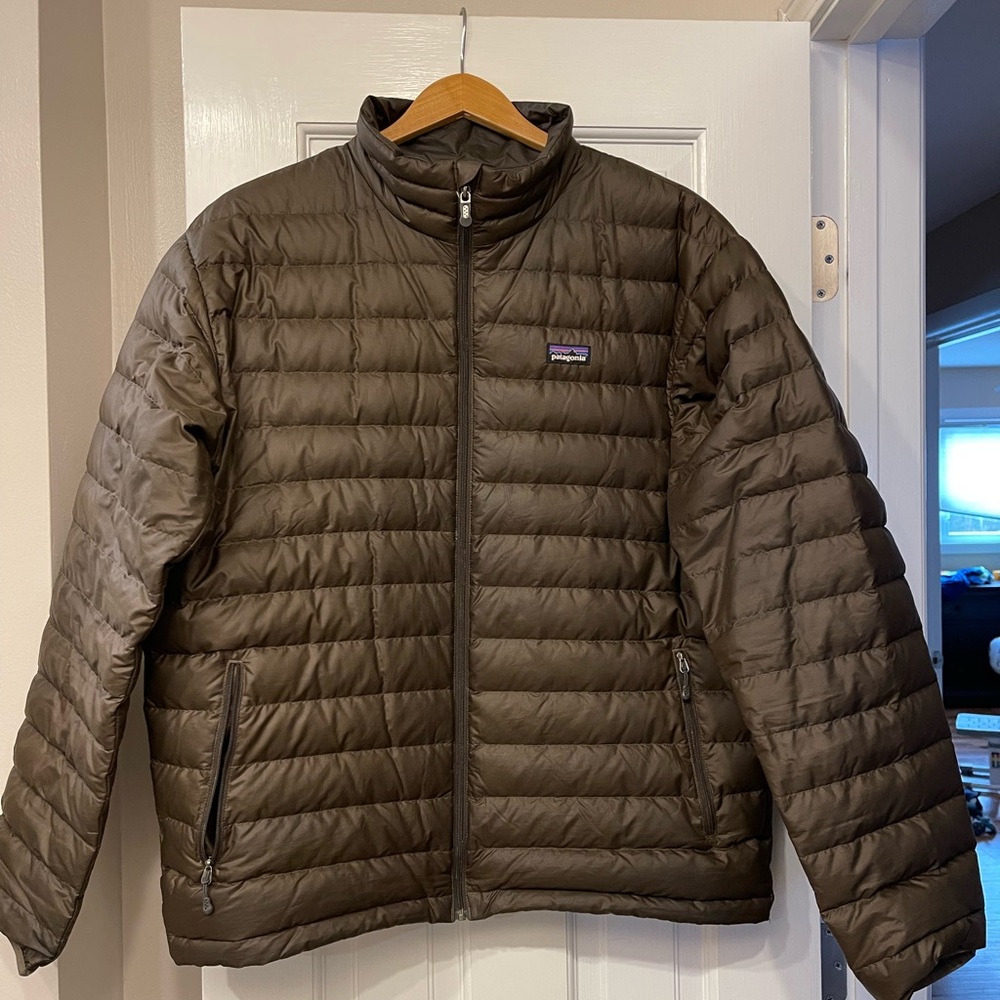 Patagonia Men’s Down Sweater Size Large in Walnut